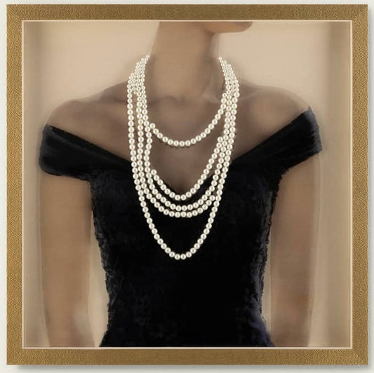 TUXEDO - A stunning formal black and white bedroom RUMIE